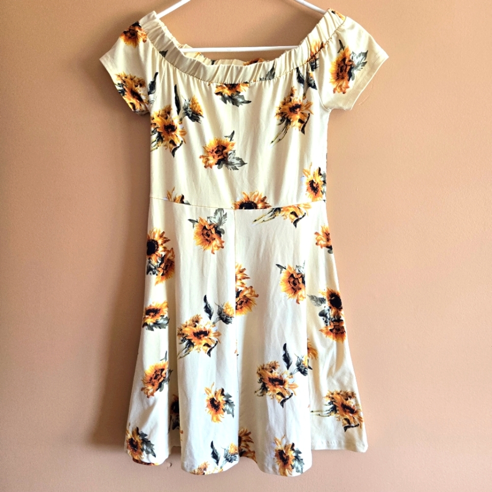 Charlotte Russe Off-shoulder Sunflower Dress, M - Picture 6 of 7